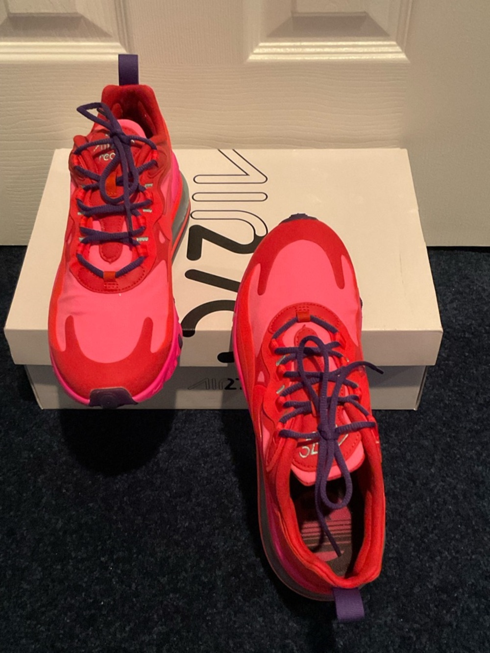 Nike Air Max 270 React - Picture 3 of 6